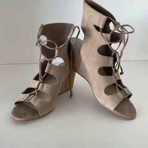 Dolce Vita size 8 suede lace-up wedges